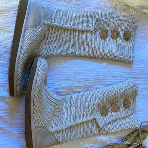 Knitted ugg boots